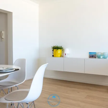 Sealine Apartment